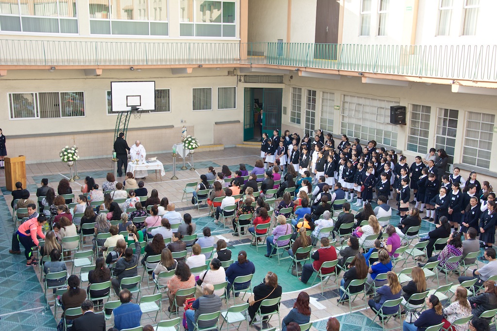 Misa en Colegio